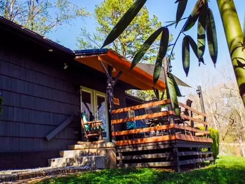 725 W Highland Dr, Gatlinburg, TN 37738