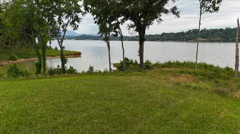 44 English Mountain Pt, Baneberry, TN 37890