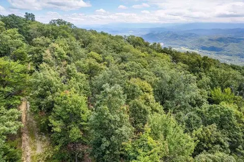 2116 Ross Way, Sevierville, TN 37876