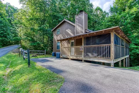 1729 Austin View Way, Sevierville, TN 37876