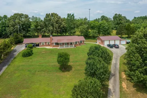 273 New Center Rd, Sevierville, TN 37876