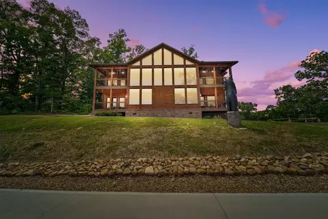 2458 Hawks Nest Way, Sevierville, TN 37862