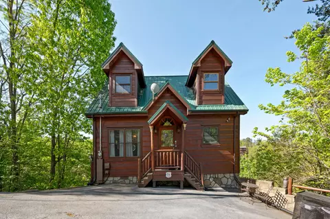 764 Ski View Ln, Sevierville, TN 37876
