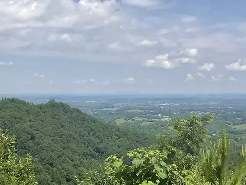 1811 Wild Pine Way, Sevierville, TN 37876