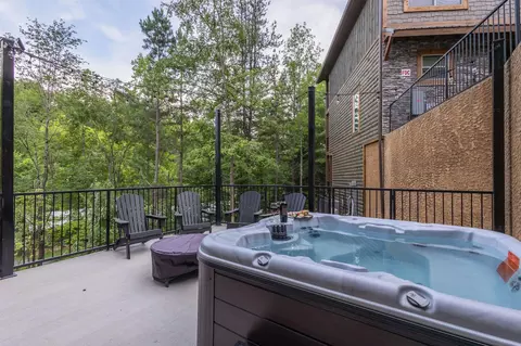 Undisclosed, Pigeon Forge, TN photo 51