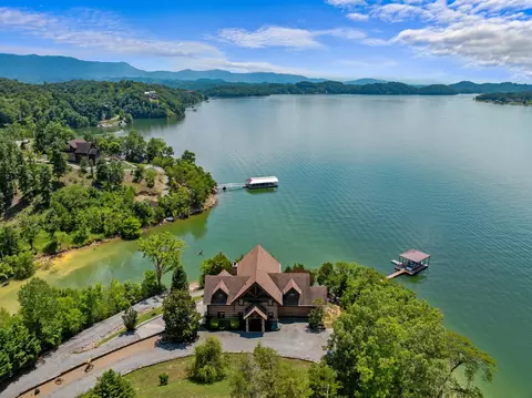 1815 Stone Brisge Dr, Dandridge, TN 37725