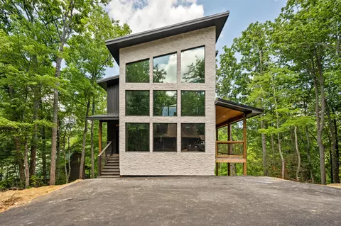 1321 Indian Ct, Sevierville, TN 37876