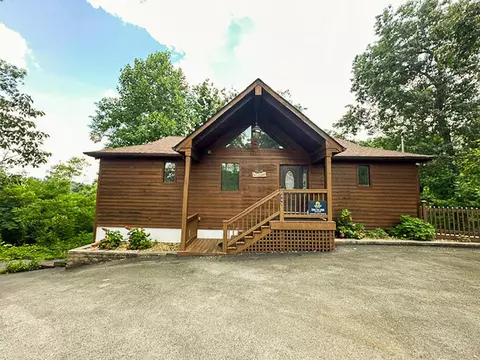 443 Loop Rd, Gatlinburg, TN 37738