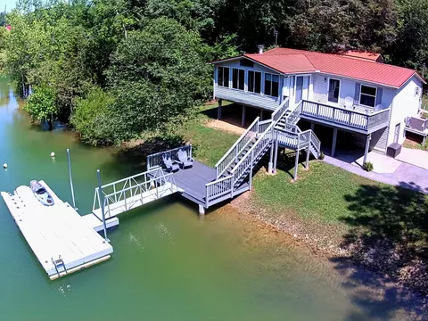 1573 Parrotts Chapel Rd, Sevierville, TN 37876