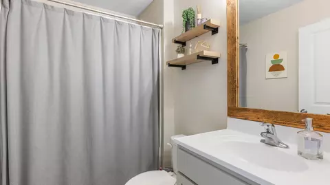 Bath - 327 Caroline Ct, Talbott, TN 37877 photo 3 of 3