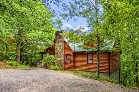 2591 Raccoon Hollow Way, Sevierville, TN 37862
