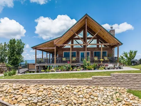 651 Kings Way, Gatlinburg, TN 37738