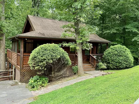 3002 Eagles Claw Way, Pigeon Forge, TN 37863