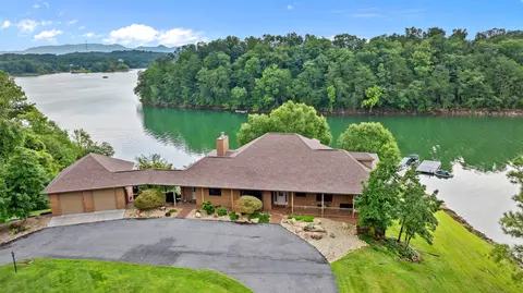 1998 Mccroskey Ln, Sevierville, TN 37876
