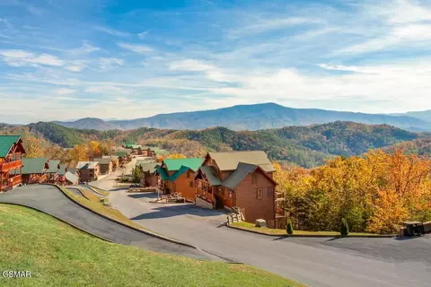 2844 White Oak Ridge Ln, Sevierville, TN 37862