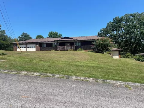 4830 Cedarwood Ln, Morristown, TN 37814