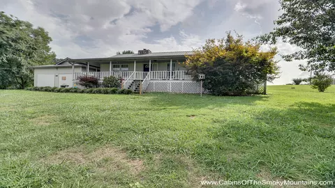 275 Valley View Dr, Newport, TN 37821