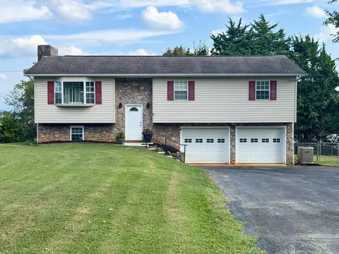 2718 Fisherman St, Kodak, TN 37764