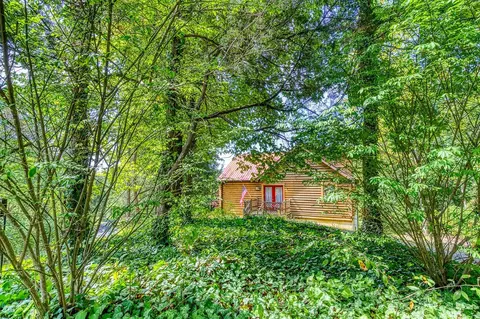 1112 W Madison Dr, Sevierville, TN 37876