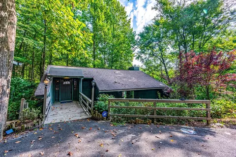3615 Birdie Ln, Gatlinburg, TN 37738