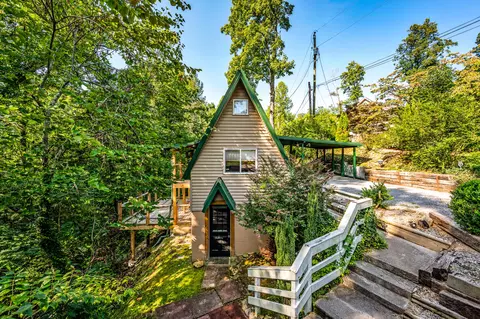 602 Ridge Rd, Gatlinburg, TN 37738
