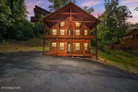 3414 Steven Ct, Pigeon Forge, TN 37863