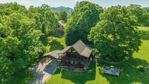4008 Roundtop Dr, Sevierville, TN 37862