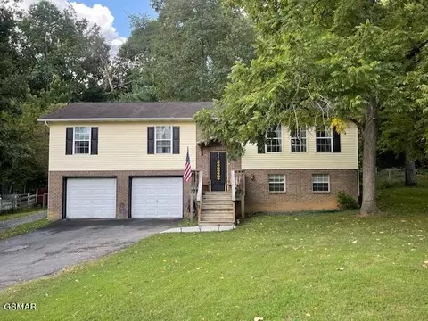 701 Northview Dr, Kodak, TN 37764