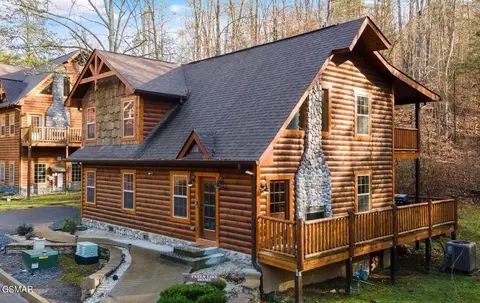 2374 Alpine Village Way, Pigeon Forge, TN 37863