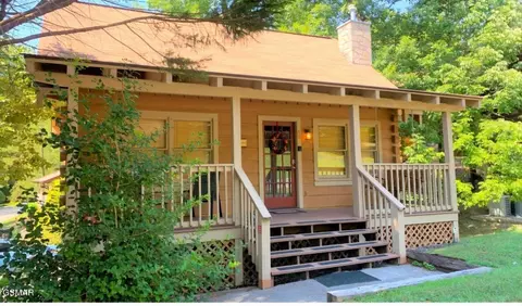 702 Osprey Way, Pigeon Forge, TN 37863