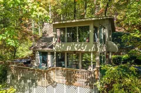 906 Inspiration Trail Trl, Gatlinburg, TN 37738