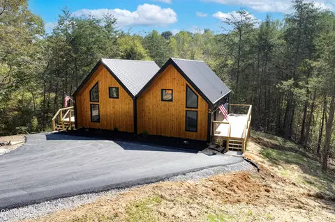 505 Happy Hollow Ln, Sevierville, TN 37876