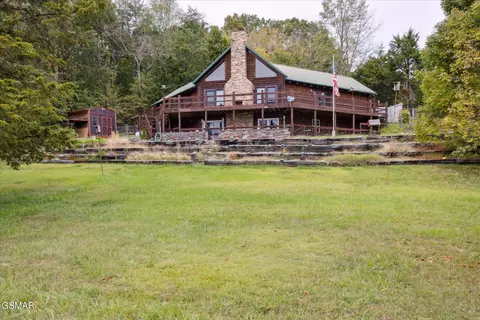 1469 Squire Fox Rd, Dandridge, TN 37725