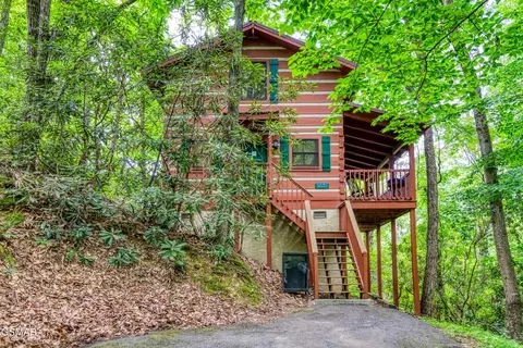822 Boyd Blvd, Gatlinburg, TN 37738