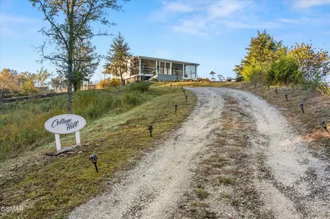 2504 Valley View Rd, Dandridge, TN 37725