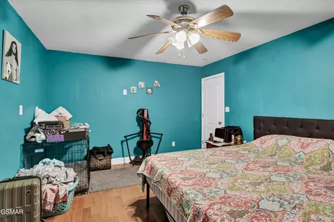 Bedroom - 4116 Briggs Loop, Kodak, TN 37764 photo 2 of 4