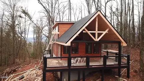 1916 Rhododendron Ln, Sevierville, TN 37876