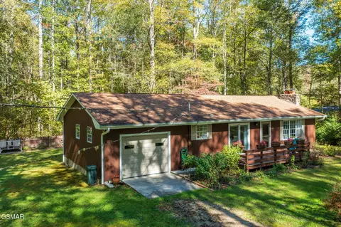 547 Rocky Flats Rd, Cosby, TN 37722