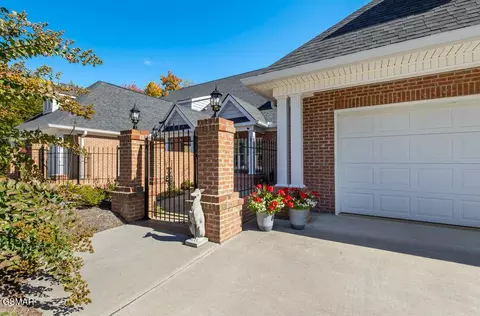 1130 Savannah Glenn Ln, Sevierville, TN 37862