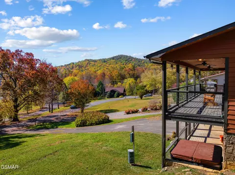 4063 Wears Cove Rd, Sevierville, TN 37862