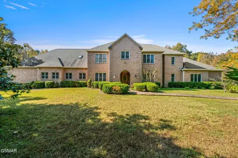 1435 White Oak Dr, Sevierville, TN 37862