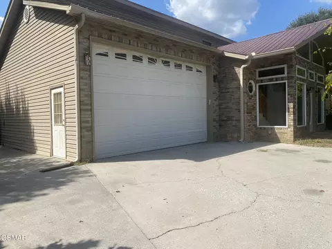 1304 Spring Ct, Sevierville, TN 37876
