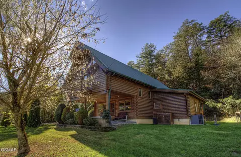 1306 Zachary Thomas Ln, Sevierville, TN 37876