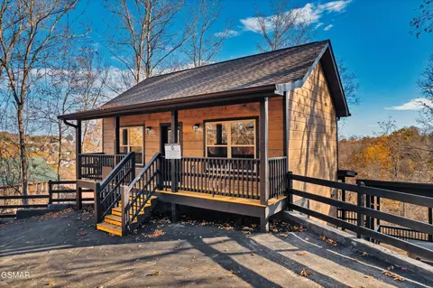 544 Hideaway Ridge Cir, Sevierville, TN 37862
