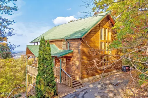 3719 Cinnamon Way, Sevierville, TN 37862
