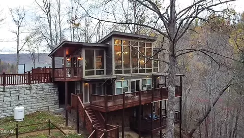 3052 Stepping Stone Dr, Sevierville, TN 37862