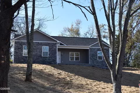 404 Fourth St, Seymour, TN 37865