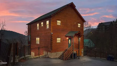 1023 Black Bear Cub Way, Sevierville, TN 37862