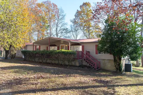 1392 Willow Creek Ln, Sevierville, TN 37876