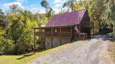 2044 Bill Flagle Way, Sevierville, TN 37876